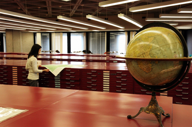 Photo of Map and Data Library